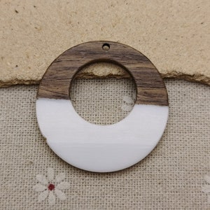 2/10/50 pieces Wood & Resin Earring Components Boho Charm , Plastic Round Coin Disc Circle Shape Earring Dangle Drop Finding Pendant XW8043