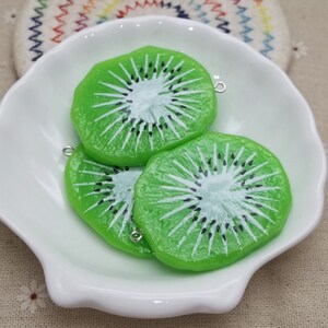 6/20 pieces plastic kiwi fruit kiwifruit berry pendant charm , resin handmade jewelry finding necklace earring decoration accessory , XP0037