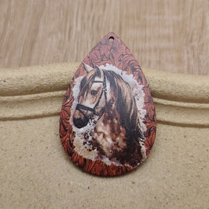 6/20/100 pcs Teardrop Wooden Pendant , Horse Mustang Pony Printed Painted Wood Craft , Natural Wood Cutout Earring Dangle Drop Charm XW0084