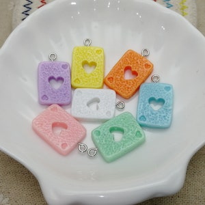6/20 pièces breloque pendentif craquelin biscuit carte de poker en plastique, bijoux faits main en résine, collier boucle d'oreille, accessoire de décoration, XP0435