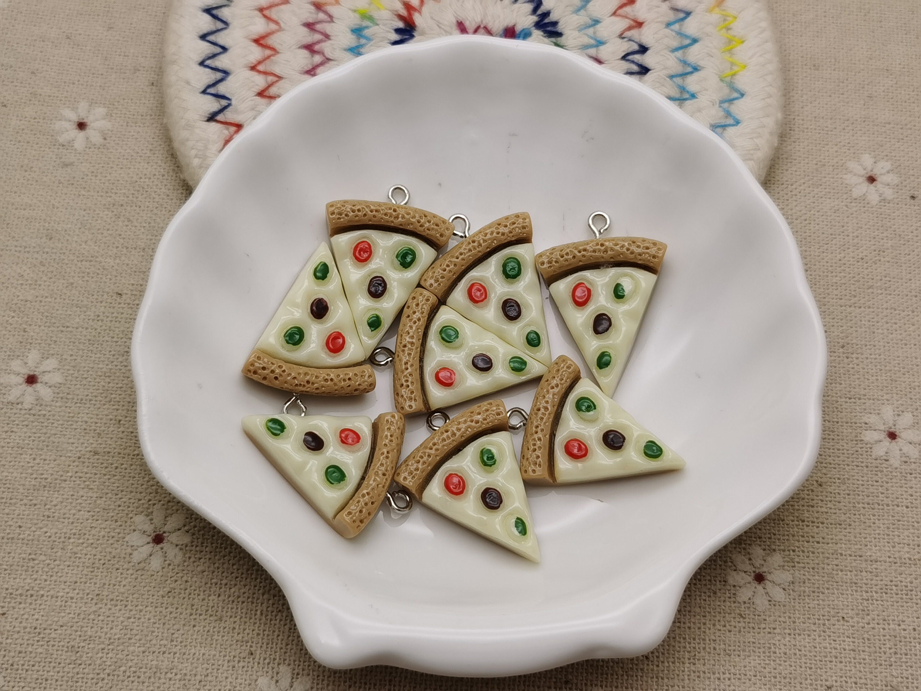 6/20 Pieces Plastic Pizza Pizzeria Pendant Charm , Resin Handmade
