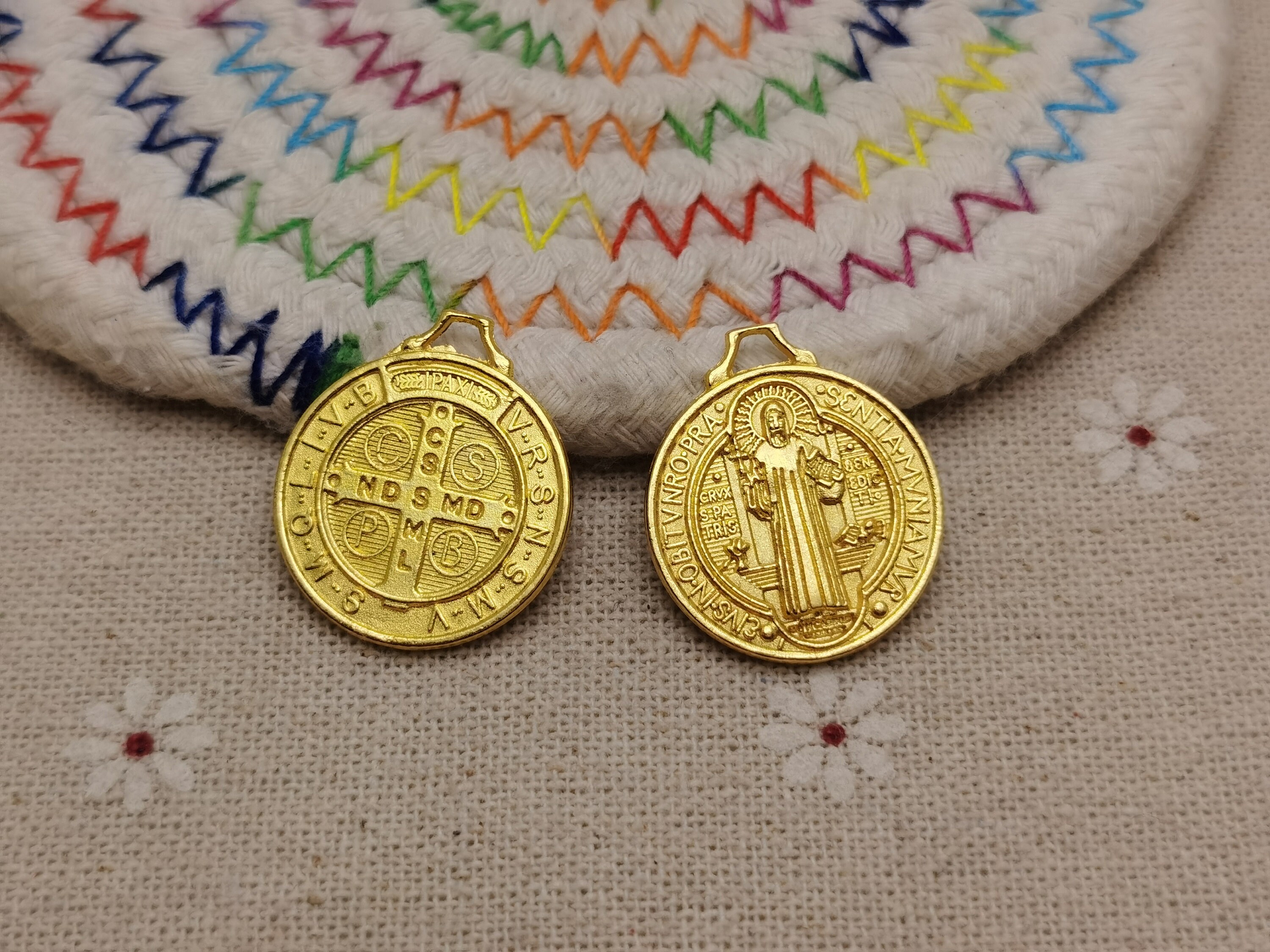 6/20 Pieces Metal Saint Benedict Pendant Sentia Mvniamvr