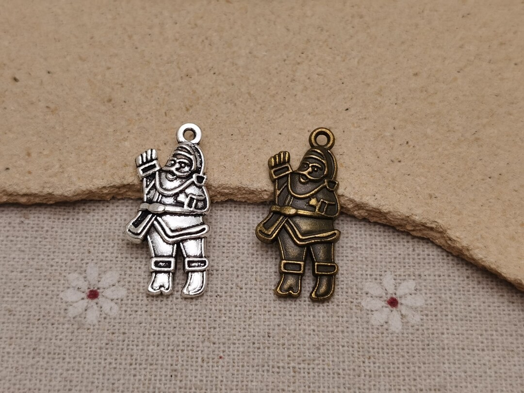 6/20 Piece Metal Father Christmas Santa Claus Pendant Necklace