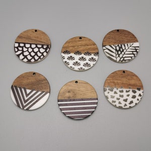 2/10/50 pieces Wood & Resin Earring Components Boho Charm , Plastic Round Coin Disc Circle Shape Earring Dangle Drop Finding Pendant XW8001