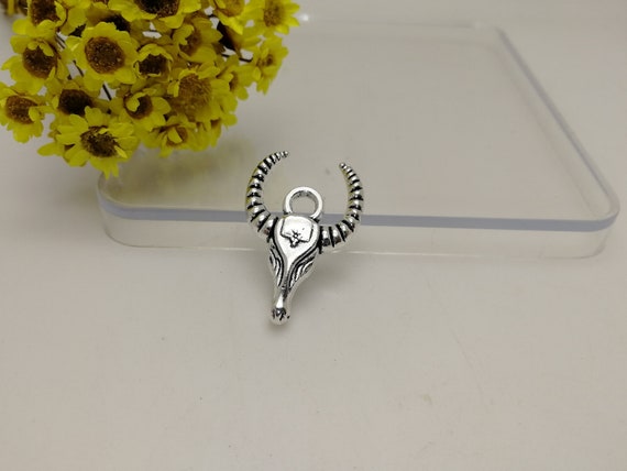 6/20ピース メタル ブルスカル 牛 牛 ペンダント ネックレス