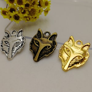 6/20 Pezzi Metallo lupo cane volpe Collana con ciondolo Orecchino Portachiavi Fascino Gioielli fatti a mano Fai da te Ricerca Bronzo antico Argento Oro Colore XM0062