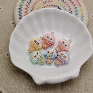 6/20 Stück Kunststoff-Eistüte-Anhänger-Anhänger, Harz, handgefertigter Schmuck, der DIY-Halskette, Ohrringe, Dekorationszubehör findet, XP1024