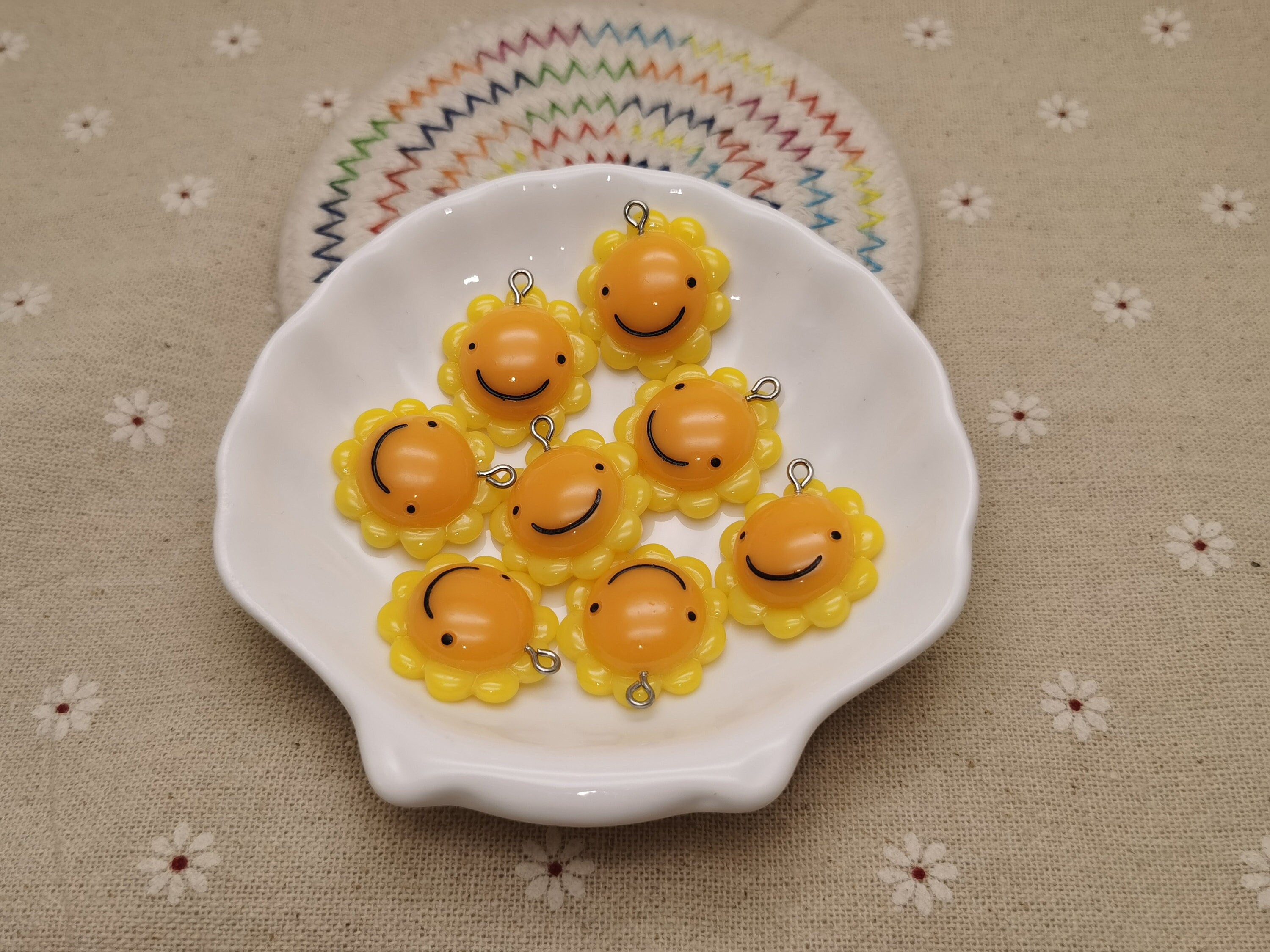 6/20 Pieces Plastic Smile Face Sun Flower Pendant Charm