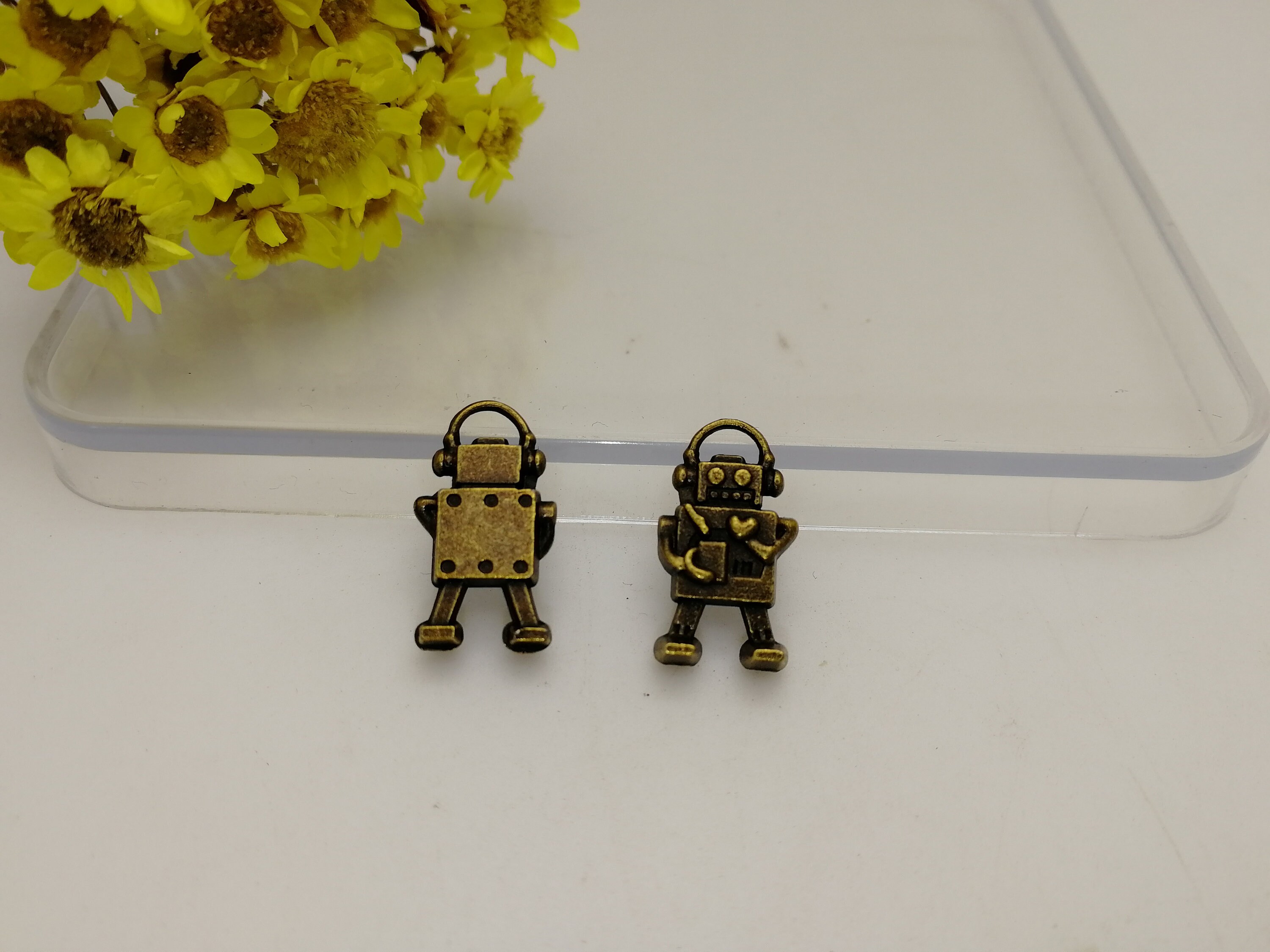 【日本入手困難】Single earring with Robot Jewels pendant Silver Single Earring With Robot Jewels Pendant | PRADA