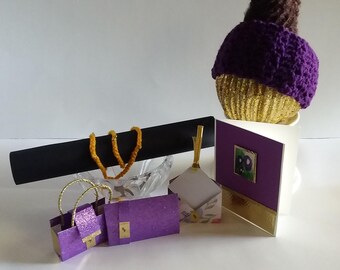 Ensemble cadeau 6 pièces fait main : bandeau au crochet, bracelet et accessoires en papier cartonné