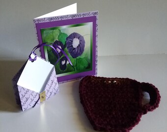 Coffret cadeau ME TIME : sous-verre au crochet, carte d'art aquarelle, porte-sachet de thé, violet, bordeaux