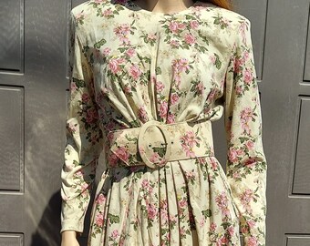 chinese dress ladies On This Day Emerald Green Lace Dress, Small - The Mint Julep Boutique