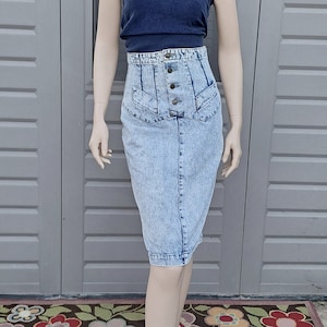 Vtg 1980s High Waisted Acid washed Denim  Skirt Light wash Vintage 80s buckle back Pencil skirt-- Waist 25 inches-----