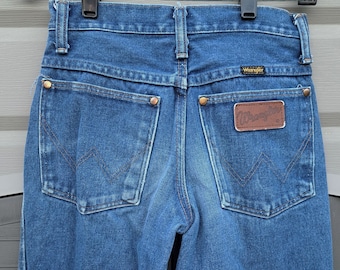 Student size...1970s Wrangler  Denim Jeans vintage 70's Waist 25 in   25 x 30