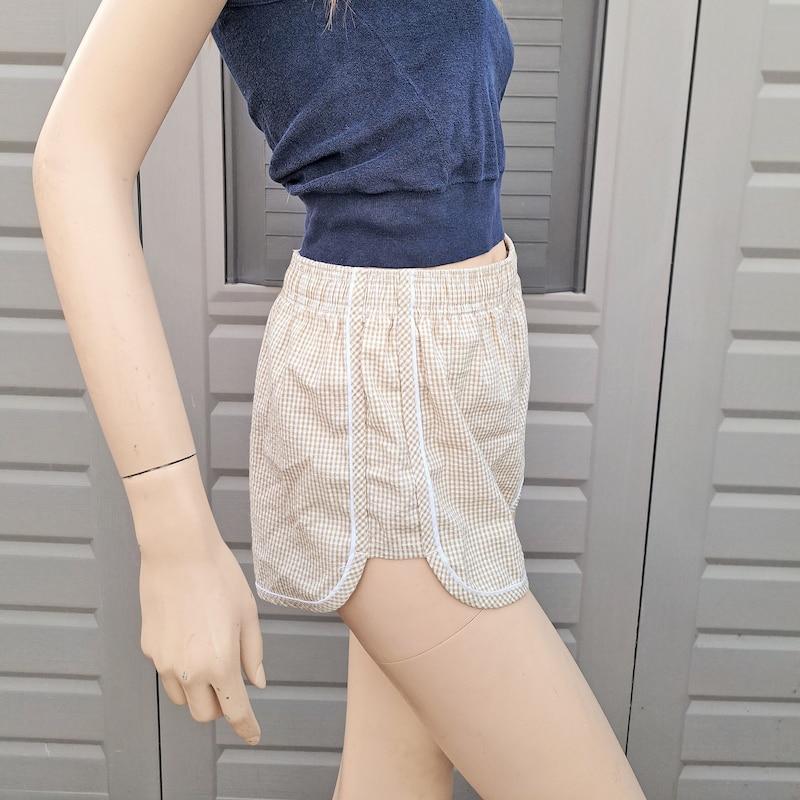 Vintage strawberry gingham print shorts 🍓🧺