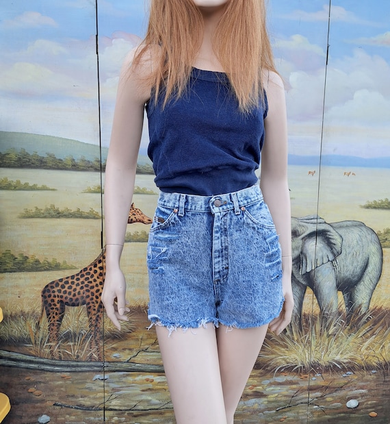 Vintage 80's LEE High Waisted Acid Wash Denim Shorts Waist 26 Inch