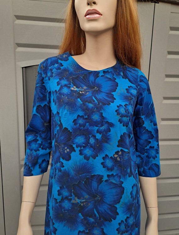 1960&amp;#39;s Royale Blue Hibiscus Vintage 60&amp;#39;s floral print… - Gem