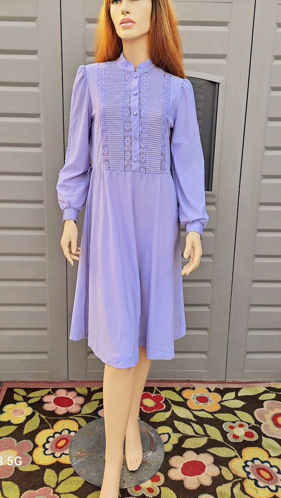 Large...Vintage 60's Lavender & lace dress Jennife