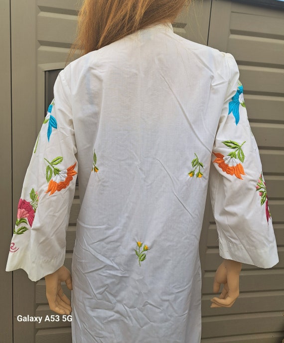 Vintage 70s Chuchi embroidered flowers  maxi dres… - image 9