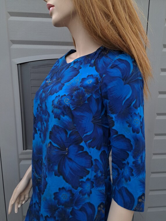 1960&amp;#39;s Royale Blue Hibiscus Vintage 60&amp;#39;s floral print… - Gem
