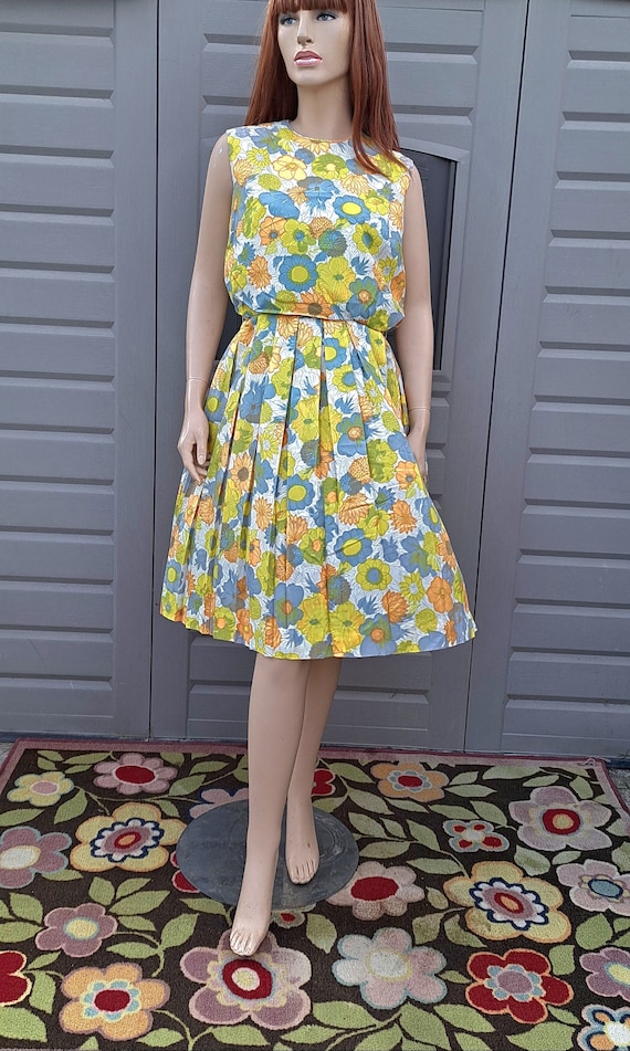 vintage pleated dress Floral Print Halter Neck Below Knee Length Always remember BABEYOND Pleated Waist Belt Dress,