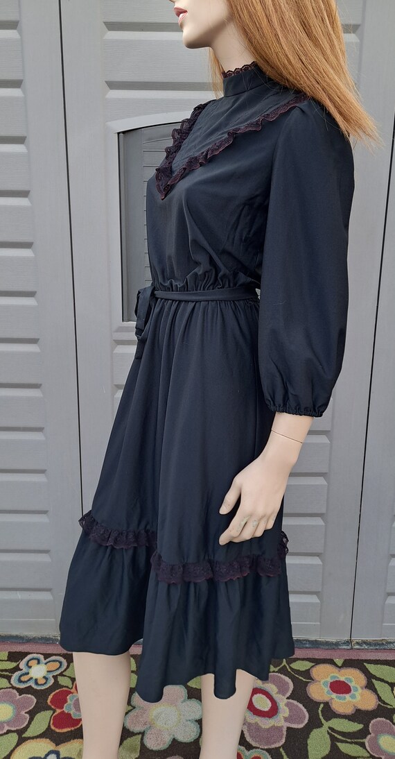 Vintage 1970's Black  dress with Victorian style … - image 5