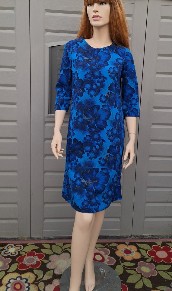 1960&amp;#39;s Royale Blue Hibiscus Vintage 60&amp;#39;s floral print… - Gem