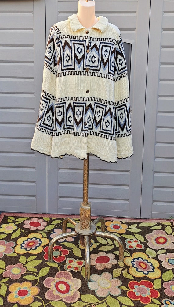 Vintage 70s Sweater Poncho cape Sturbridge by Roos