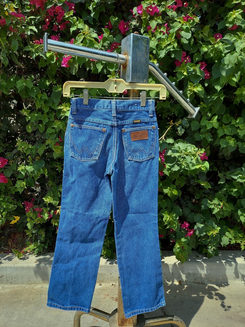 Vintage 70's Wrangler denim jeans kids jeans boys and girls jeans ..22x23.....22 in waist image 5