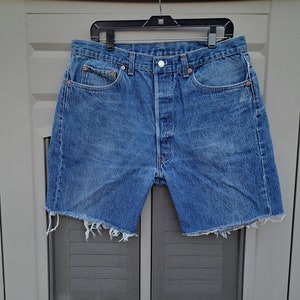Vintage 80s 501  Levis  Denim shorts  vintage   Waist 35  in