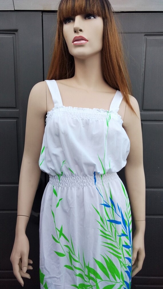 1970's Vintage White sundress with blue &  green … - image 4