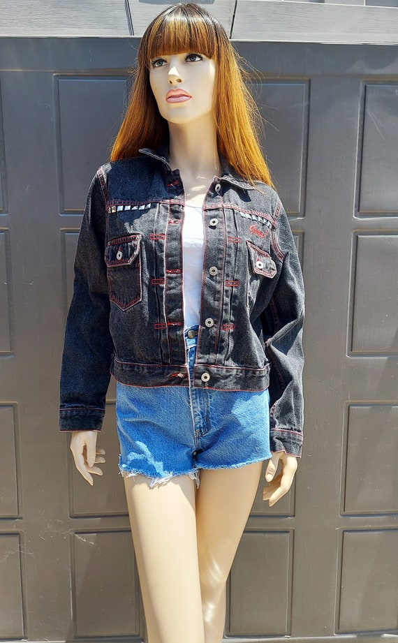 Black denim VTG Guess Jacket with red stitching  M