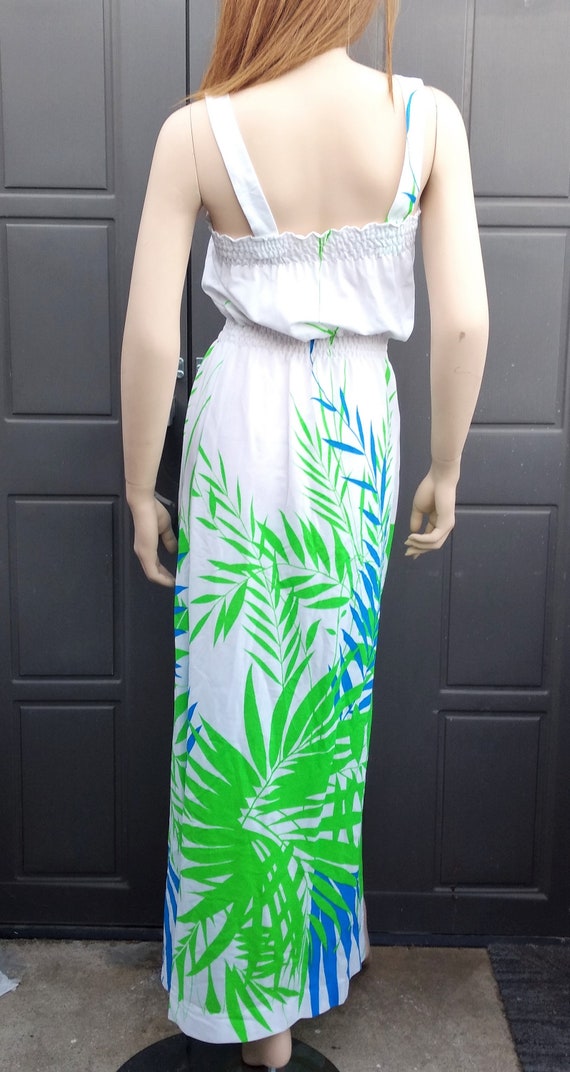1970's Vintage White sundress with blue &  green … - image 6