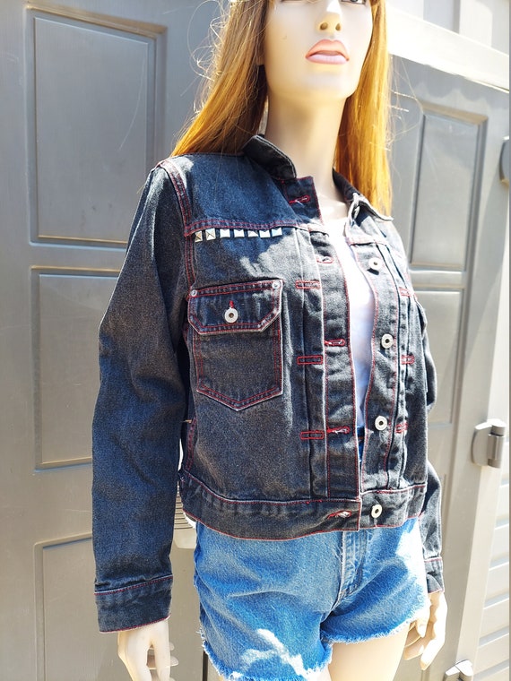 Black denim VTG Guess Jacket with red stitching  … - image 3