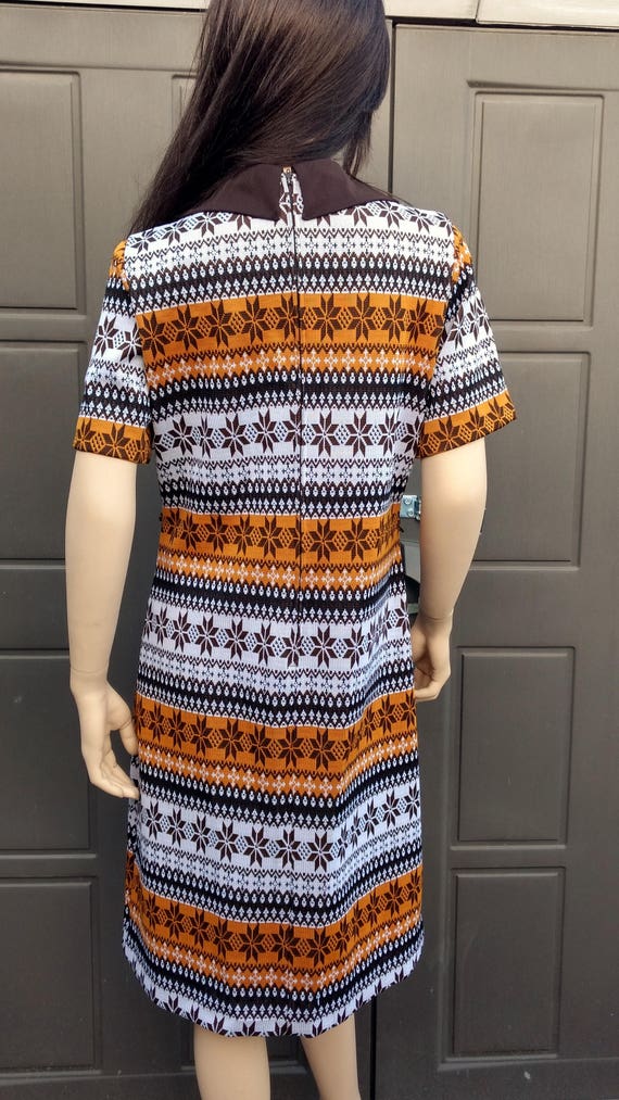 Vintage 60's Mod Dress Nordic.. Tribal print  Sz … - image 4