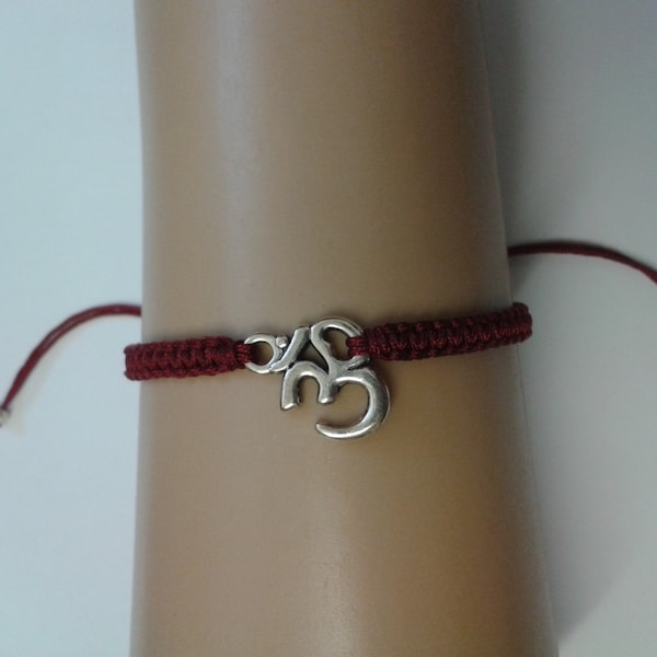 Bracelet OM - bracelet mantra - spirituel - cadeau de yoga - bracelet d'amitié - bijoux de yoga - bracelet rouge - cadeau - bijoux de yoga - charme OM