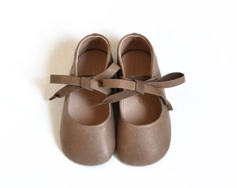 Leather Baby Mary Jane Shoes, Light Dusty Brown, Newborn Gift