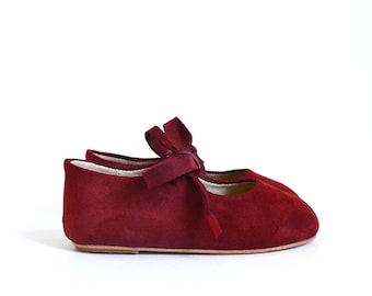 Zapatos Mary Jane de ante rojo para niña pequeña: Primeros pasos