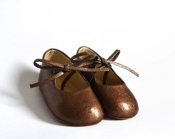 Toddler girl bronze leather mary jane dress shoes, Baby girl first birthday shoes, Toddler girl birthday outfit shoes, Flower girl shoes