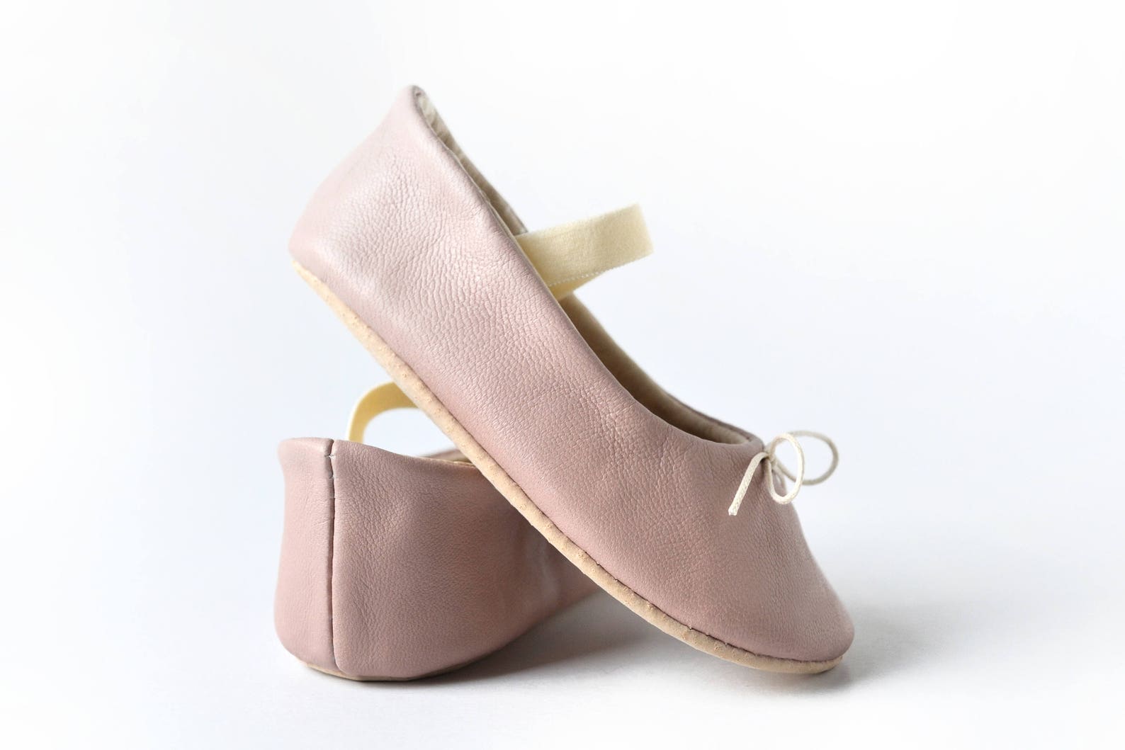baby pink ballet slippers, baby girl ballerina shoes, baby girl leather shoes, baby ballet shoes, baby shower gift, baby girl dr