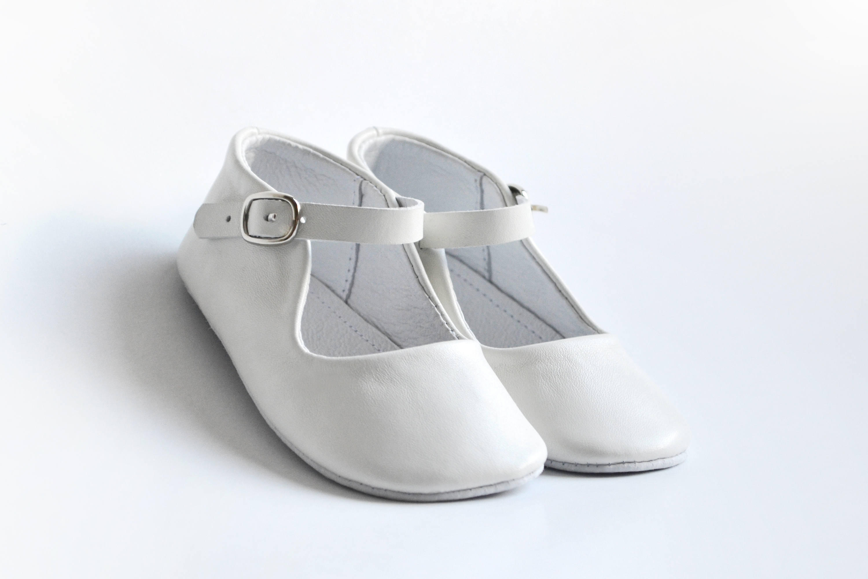 toddler girl shoes leather Mary Jane shower gift baptism shoes birthday gift Precious white baby shoes christening shoes