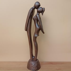 Holzskulptur Schüchternheit