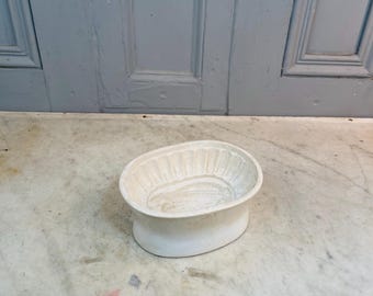 Antique ceramic jelly pudding mould with maize corn motif in base