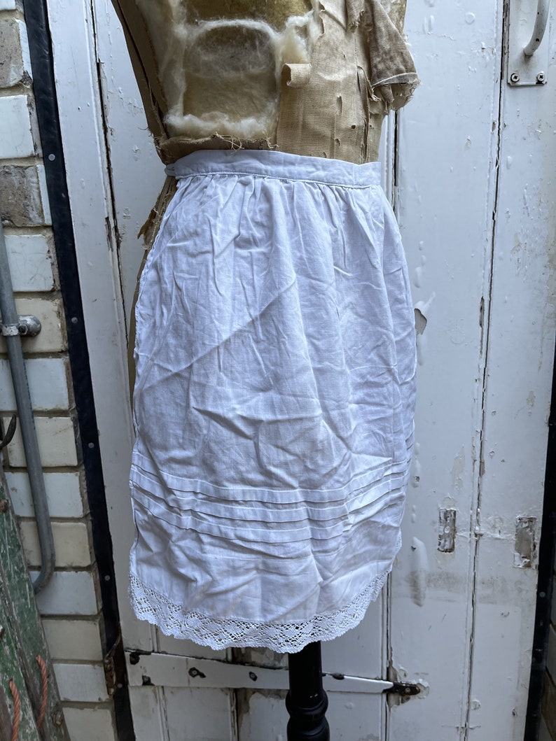 Antique white cotton apron with lace trim size S image 7