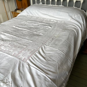 Antique white cotton and linen double bedspread throw tablecloth with embroidery and lace trim