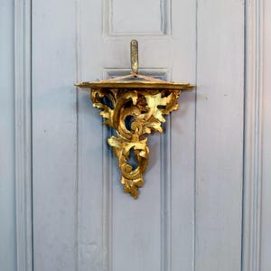 Antique Italian Florentine gilt decorative bracket wall shelf or corbel