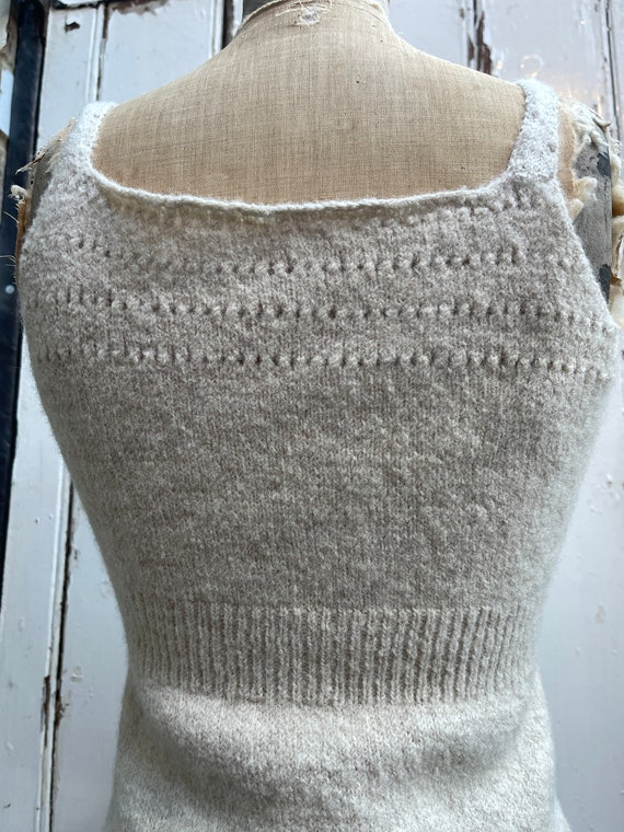 Vintage French beige oatmeal knitted vest top siz… - image 8