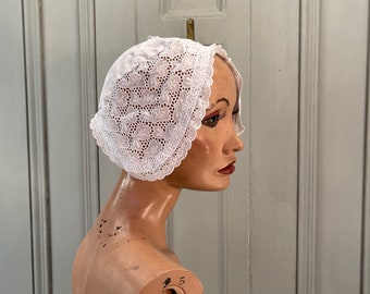 アンティークホワイトコットンエプロン（レーストリム付き