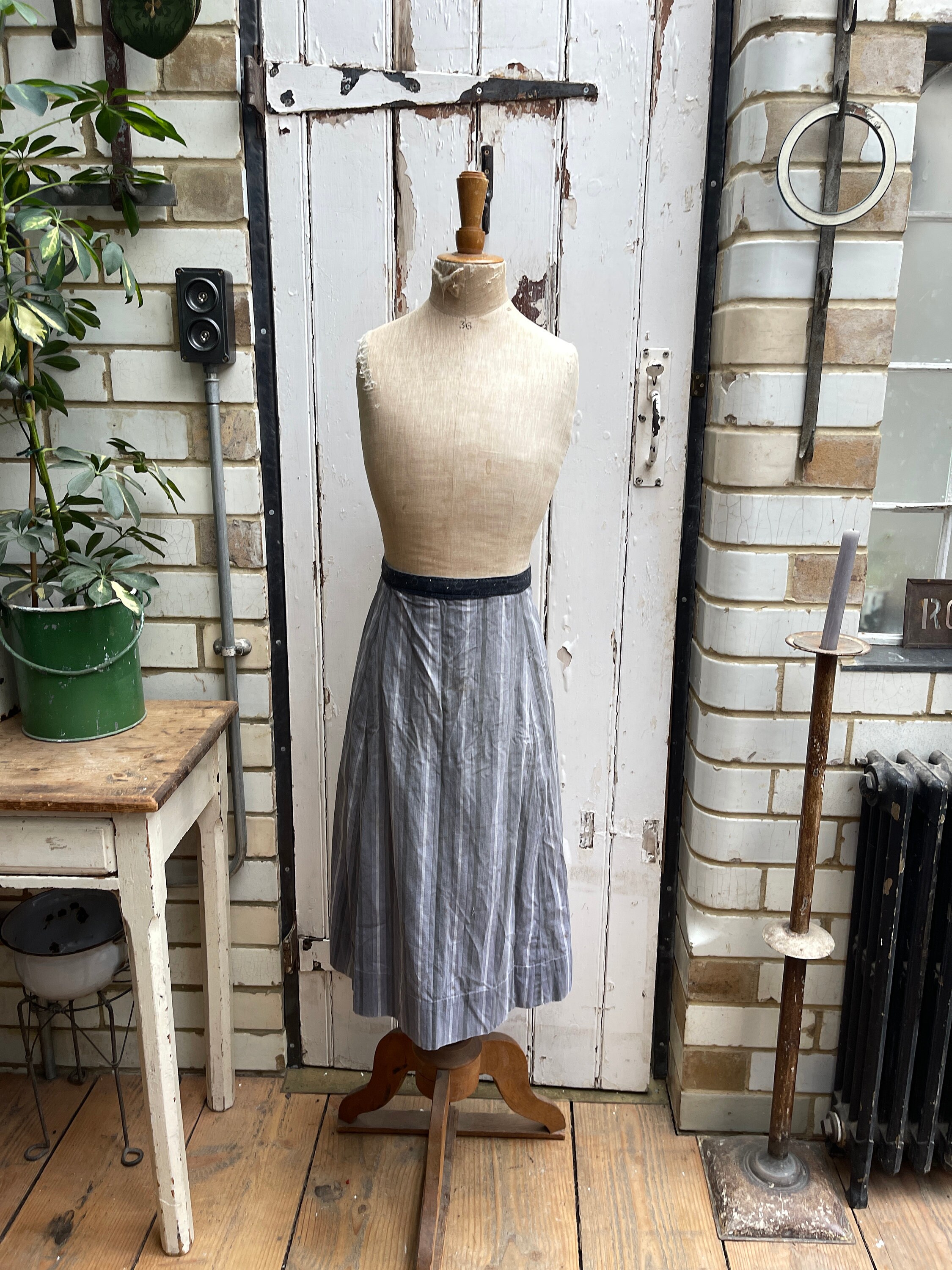 古着屋　vintage ストライプエプロン　フランス ヴィンテージのフランス製ハンドメイドグレーコットンストライプ