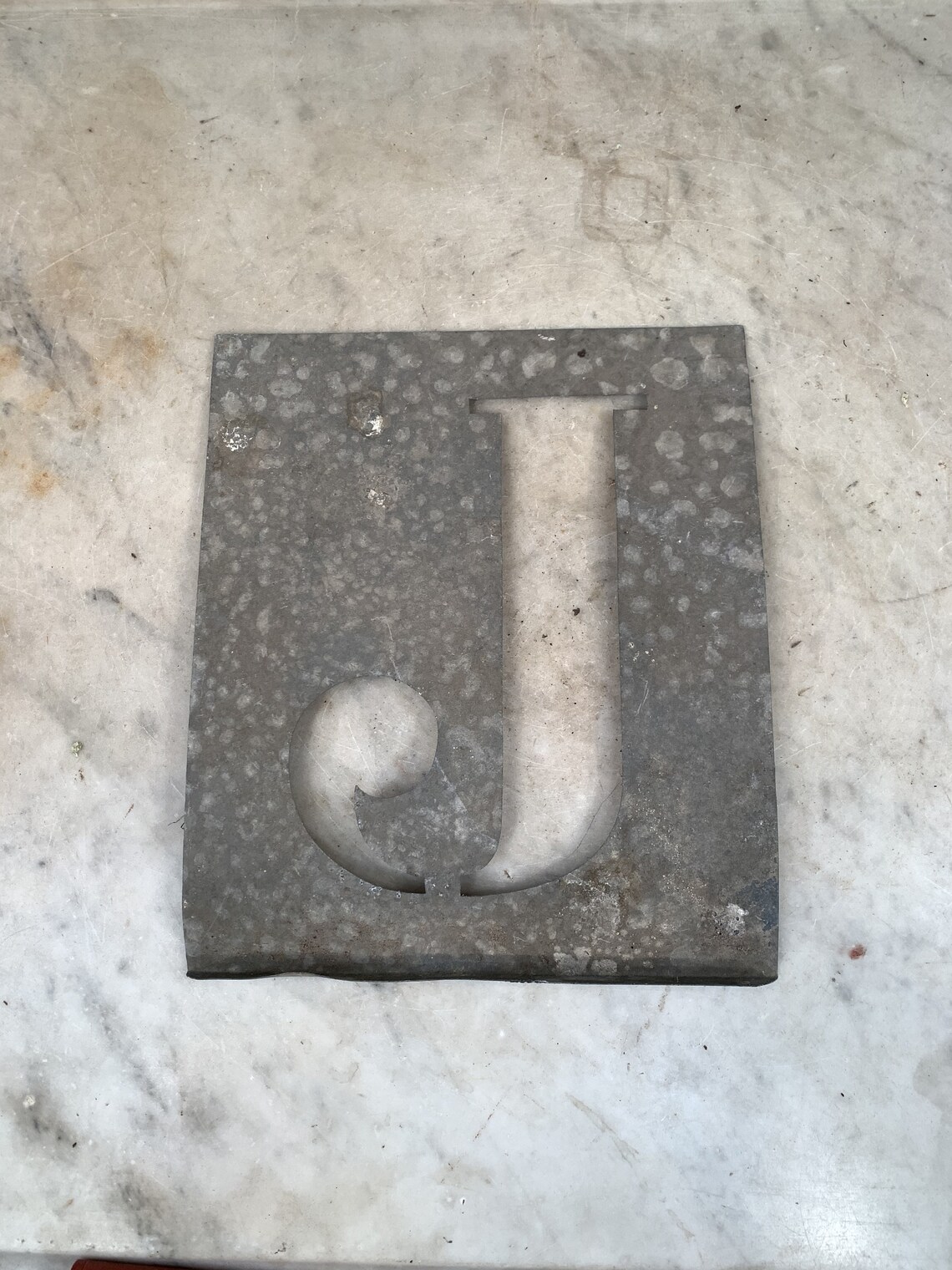 langue antique en 7 lettres